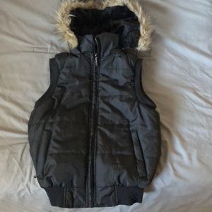 Puffer Black vest with faux fur hood